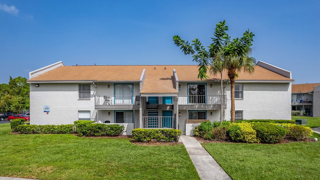 L'Estancia Apartment Homes