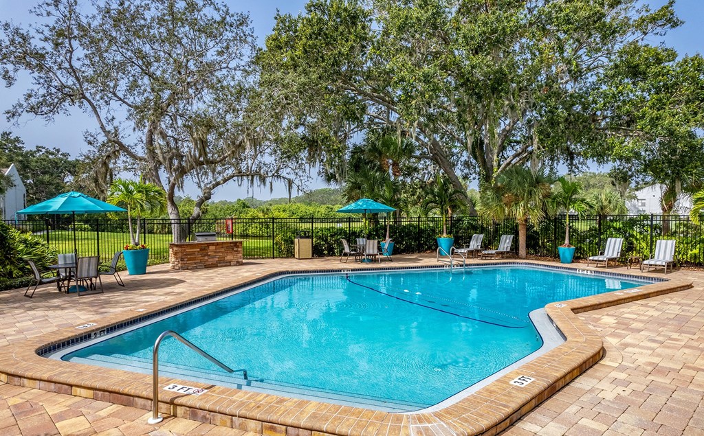 L'Estancia Apartment Homes