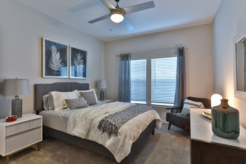 The Aster Bedroom - Photo Gallery 5