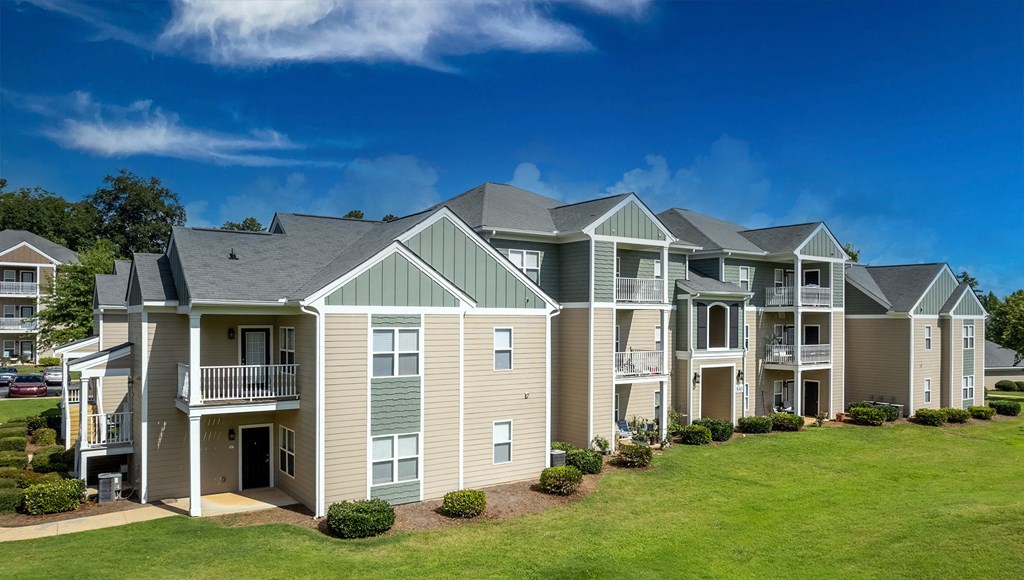Exterior View at Woodland Trail, LaGrange, GA