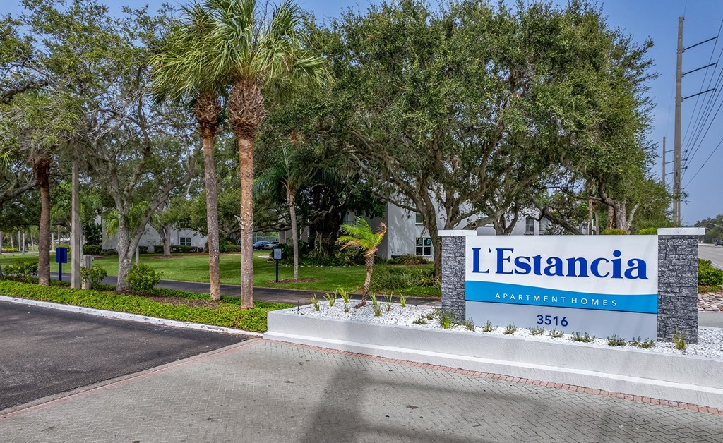 L'Estancia Apartment Homes
