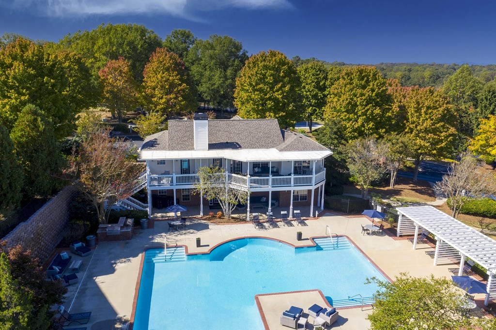 additional photo for property listing at chic digs with room to stretch out in the village 22 car at Crestmont at Thornblade, Greenville, SC