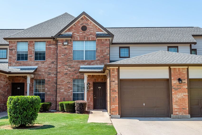 Cedar Point Townhomes, 1751 Towne Crossing Blvd, Mansfield, TX RentCafe