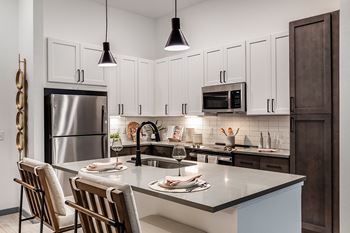 Spacious common areas in our apartments are perfect for socializing in Apollo Beach, FL.