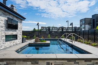 19th & Graf - Pool