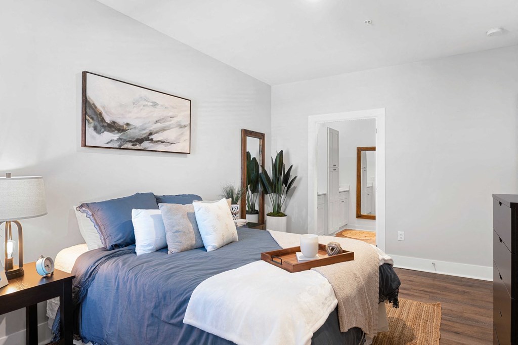 Pointe Grand Apartment Homes - Bedroom