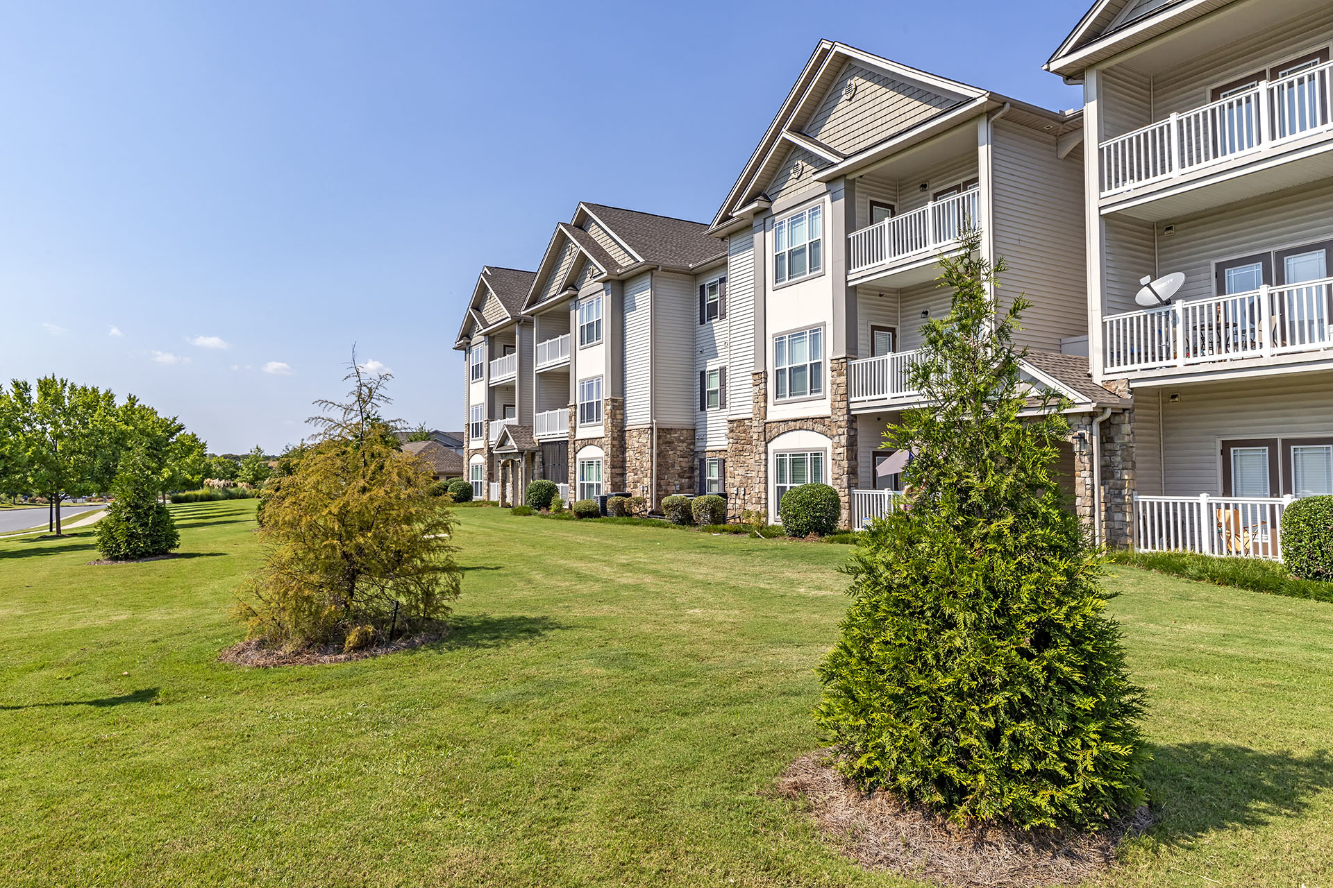 Enclave at Rivergate exterior.