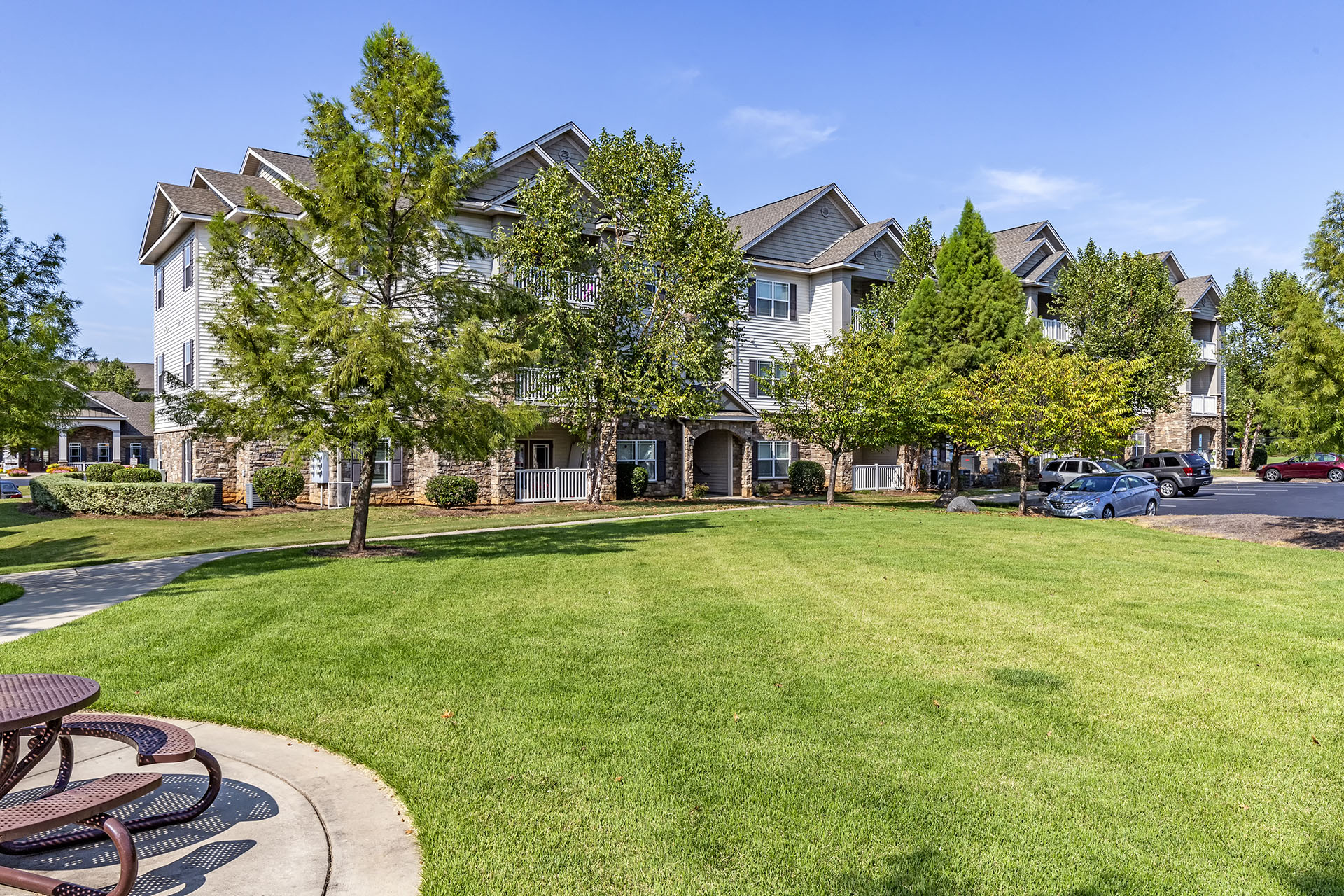 Enclave at Rivergate exterior.