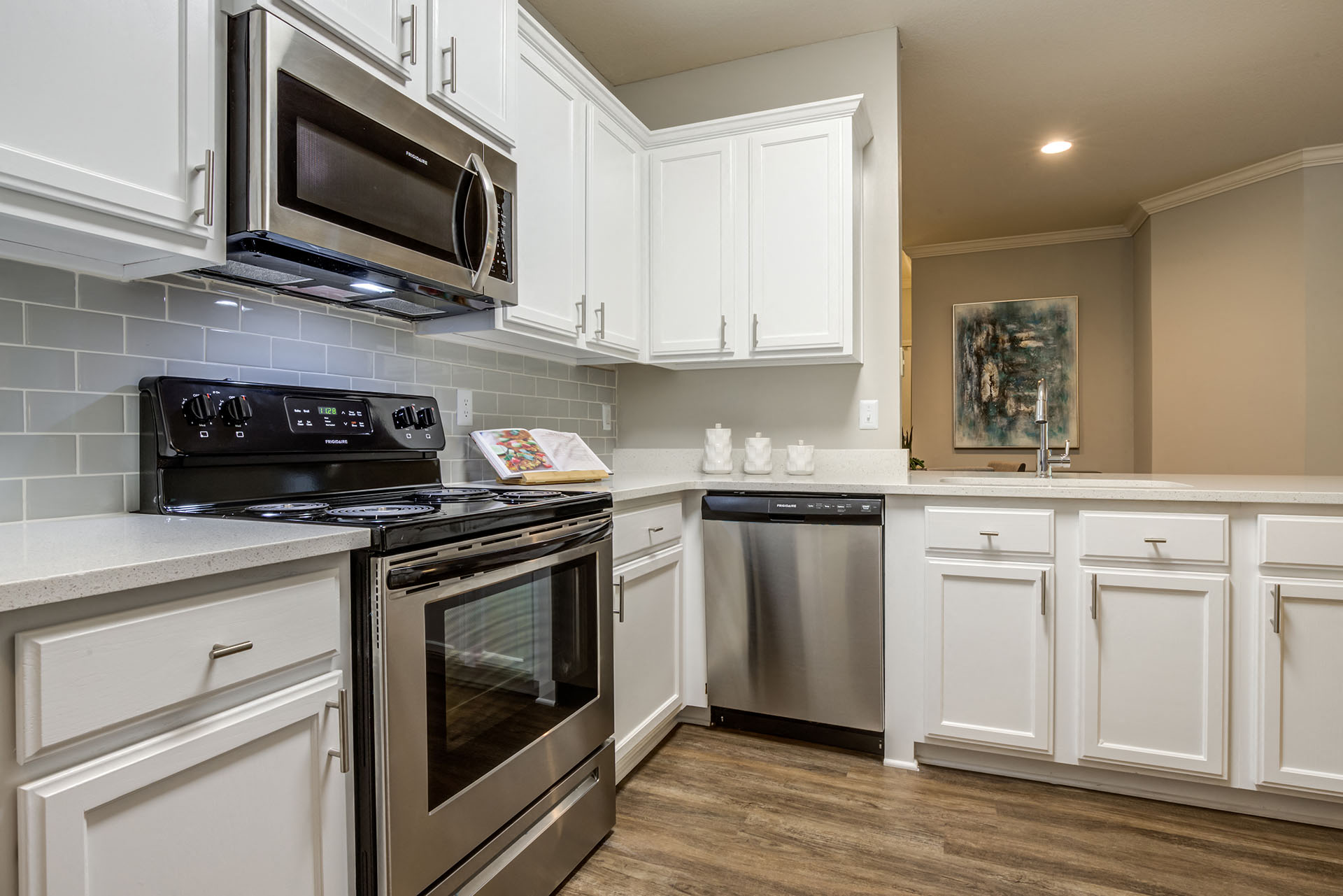 Enclave at Rivergate kitchen.