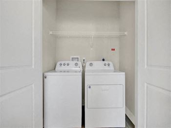 Vintage Winter Park washer and dryer included
