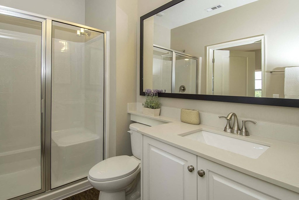 Bathroom With Bathtub at Greystone Pointe, Knoxville, TN
