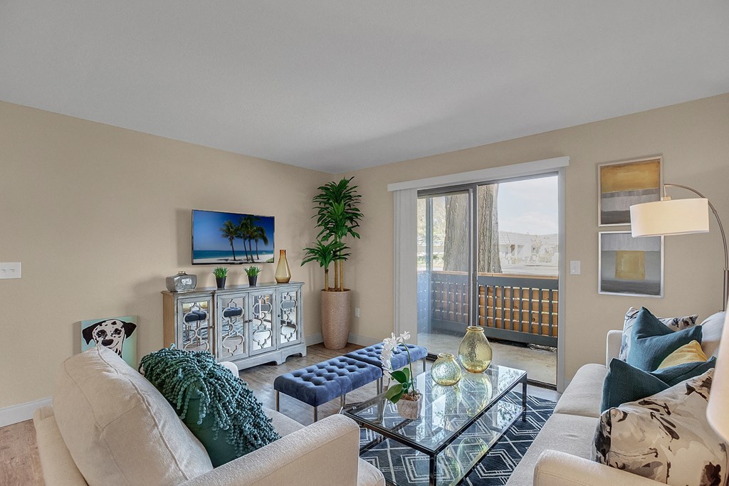 Haven Lake Deer  Living Room