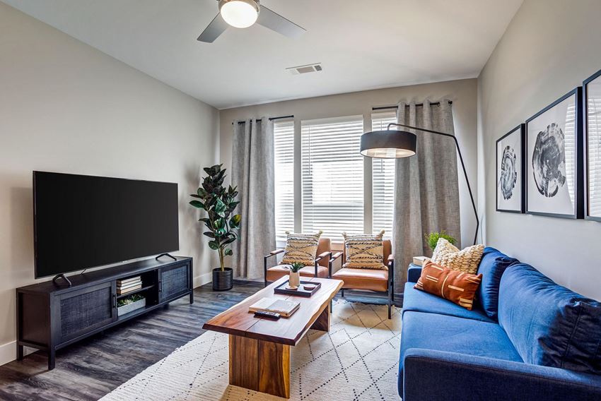 ICON HARDIN VALLEY LIVING ROOM - Photo Gallery