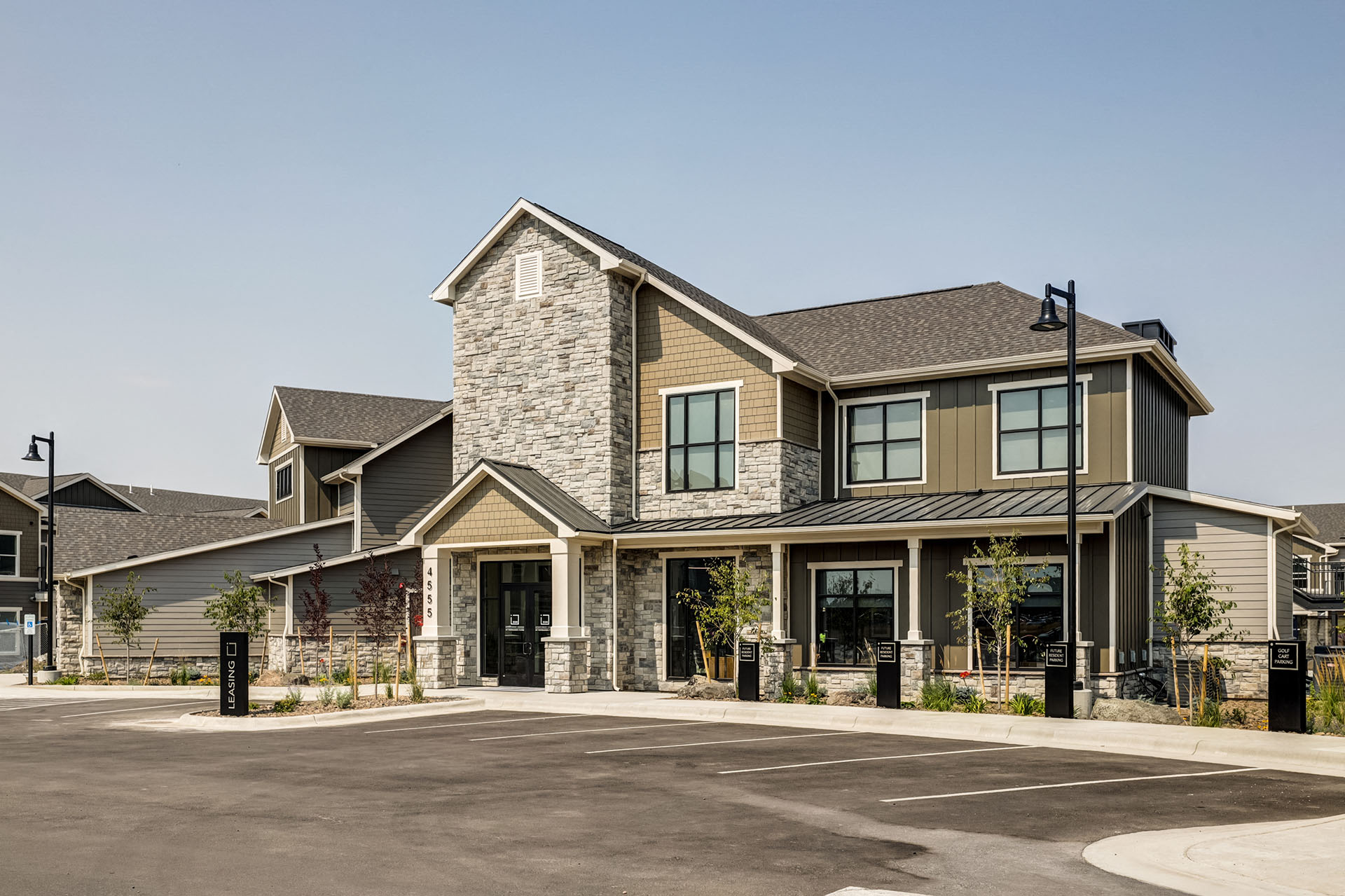 Icon Apartment Homes At Ferguson Farm (Phase I)
