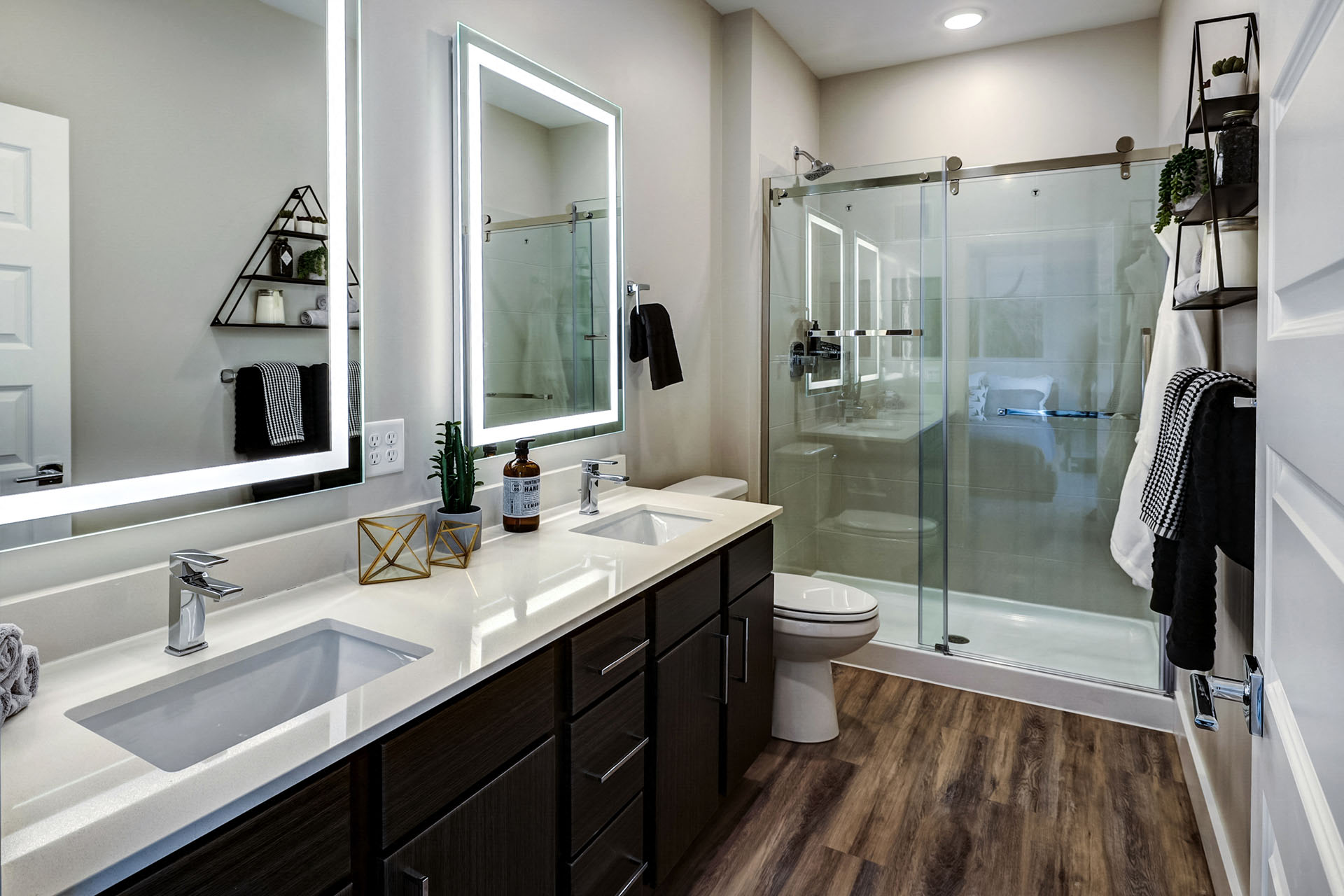 Icon Apartment Homes At Ferguson Farm (Phase I)