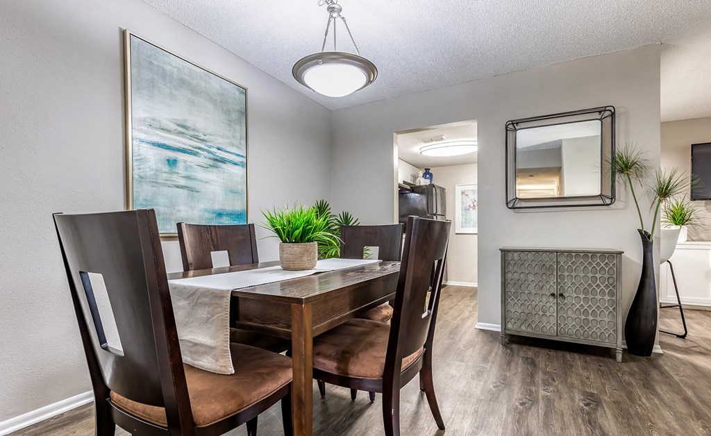 L'Estancia Apartment Homes