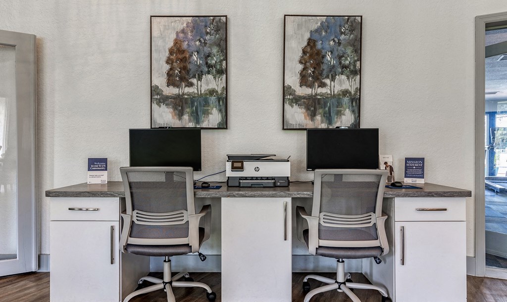 L'Estancia Apartment Homes