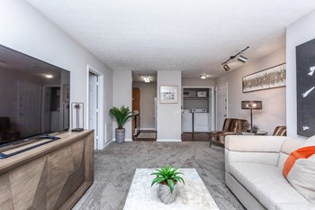 Augusta Commons Living Room - Photo Gallery 8