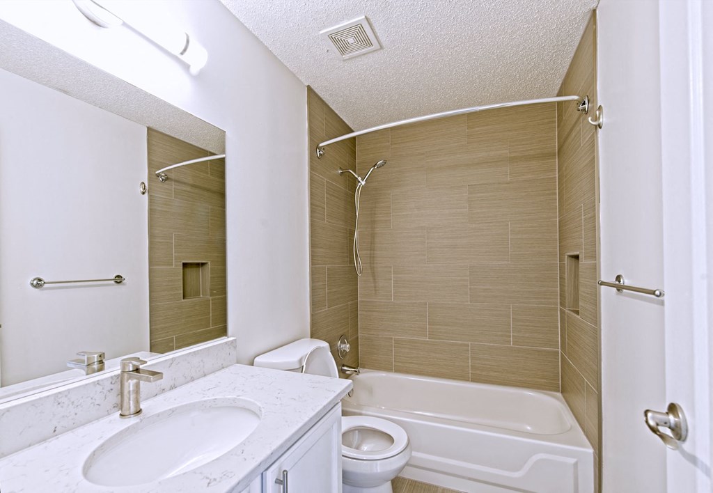 GAYOSO HOUSE BATHROOM