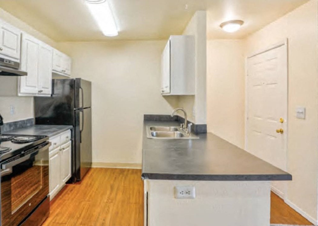 Lake Creek - Kitchen
