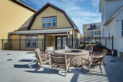 Outdoor fire pit
