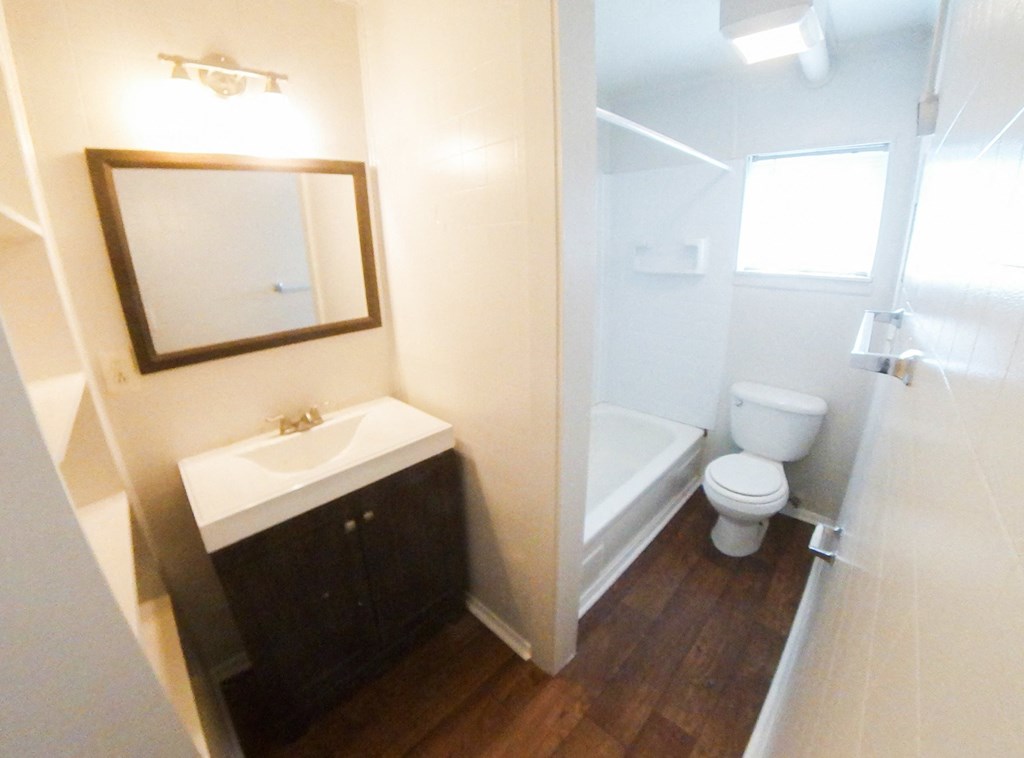 Highland Five - Bathroom