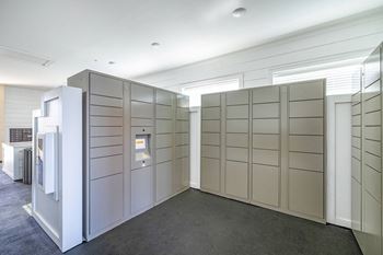MADISON POINTE LOCKERS