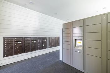 MADISON POINTE LOCKERS