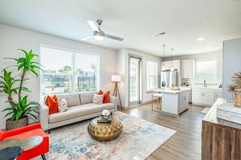MADISON POINTE LIVING ROOM