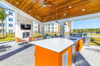 MADISON POINTE OUTDOOR SEATING