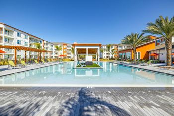 MADISON POINTE POOL