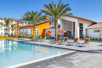 MADISON POINTE POOL