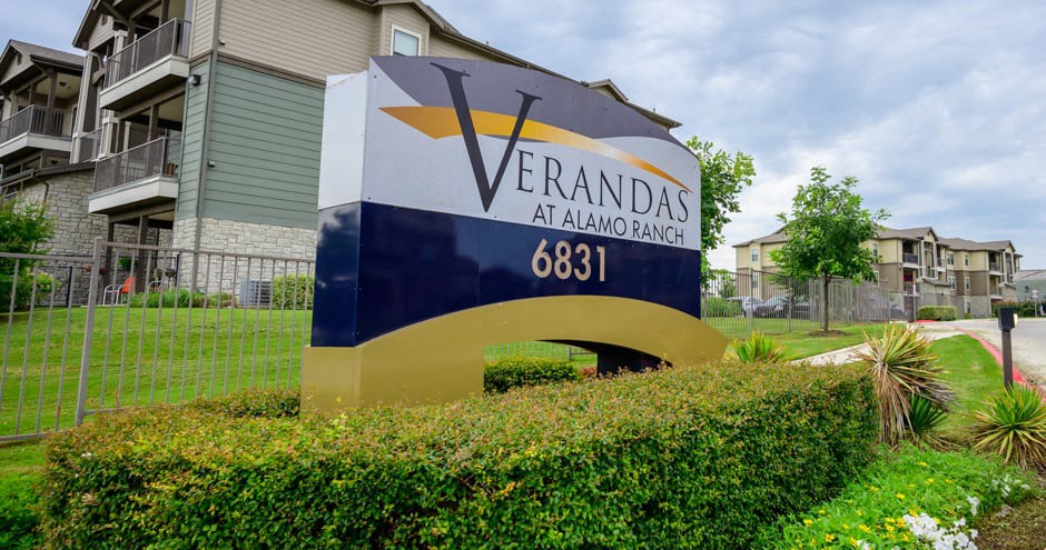 a sign for verandas at alamogordo