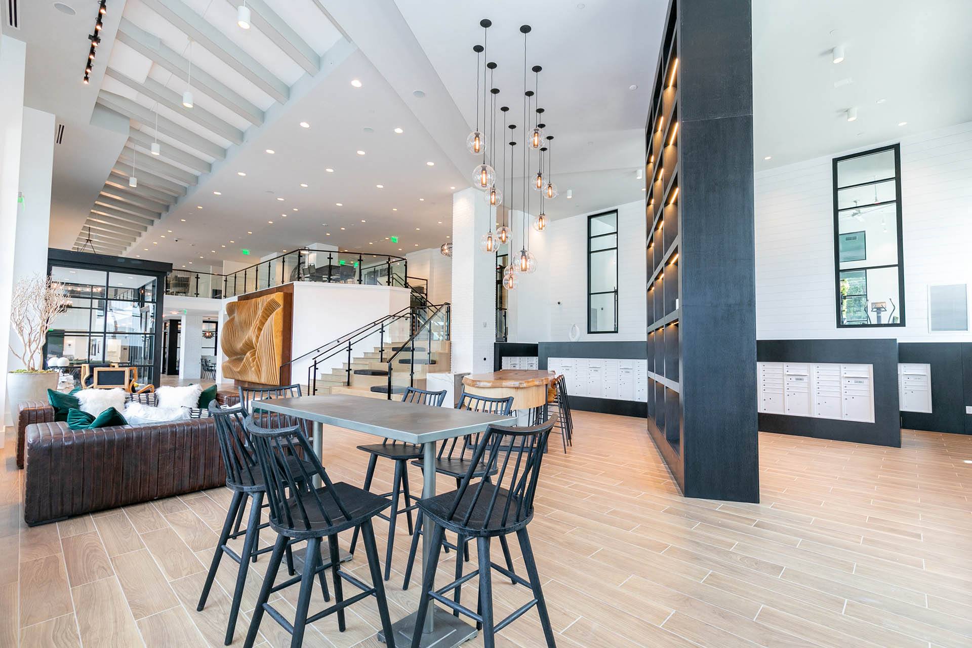Luna Upper Westside