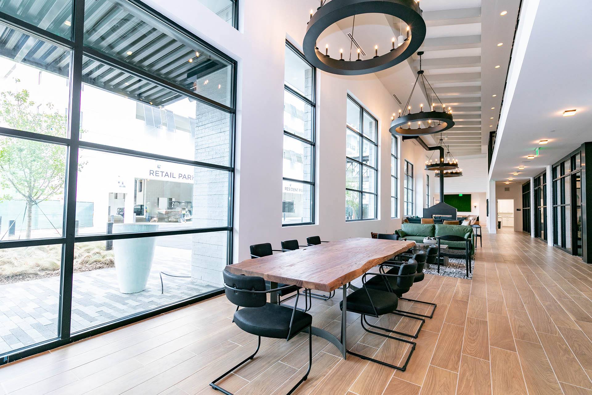 Luna Upper Westside