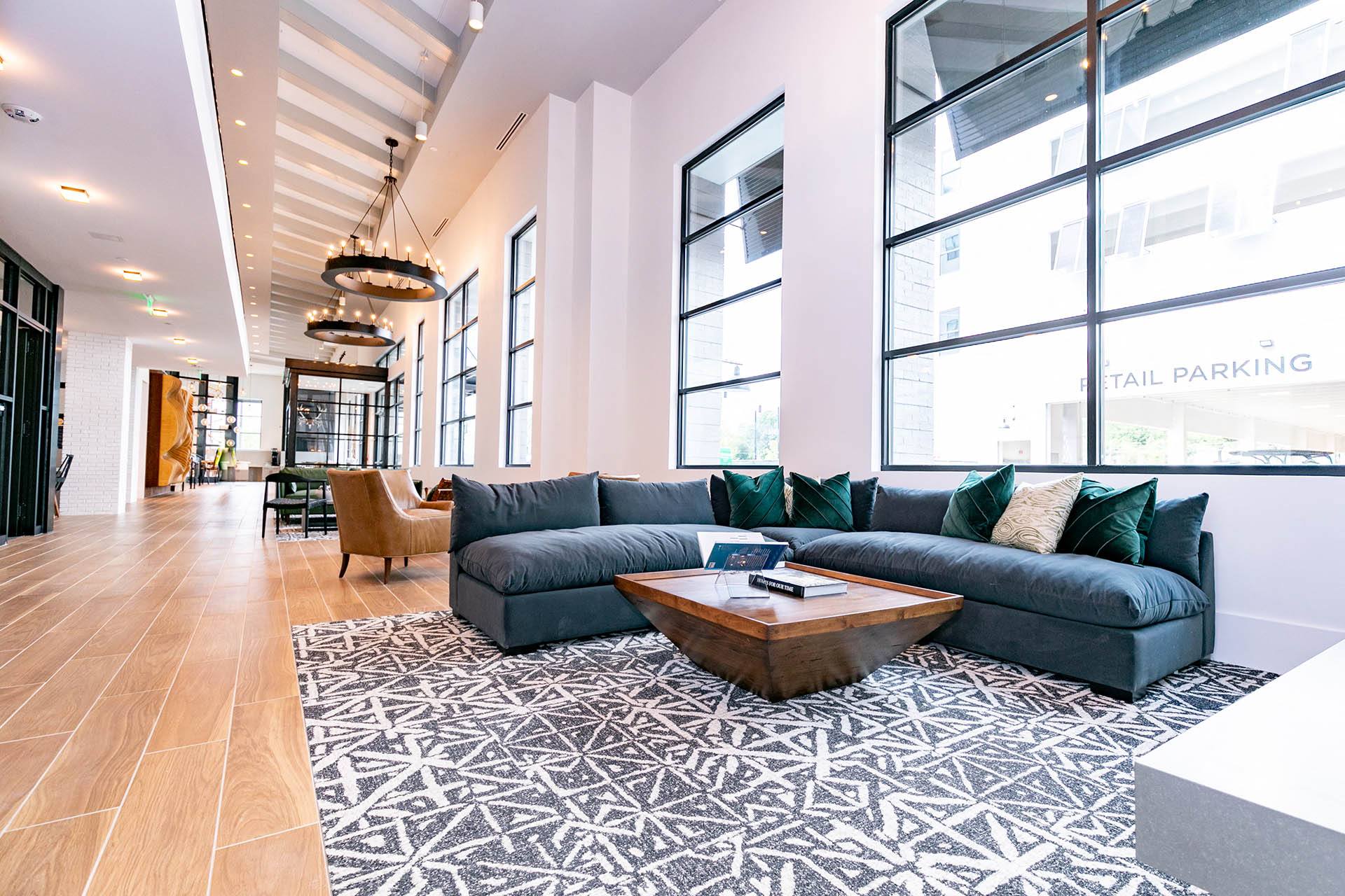 Luna Upper Westside