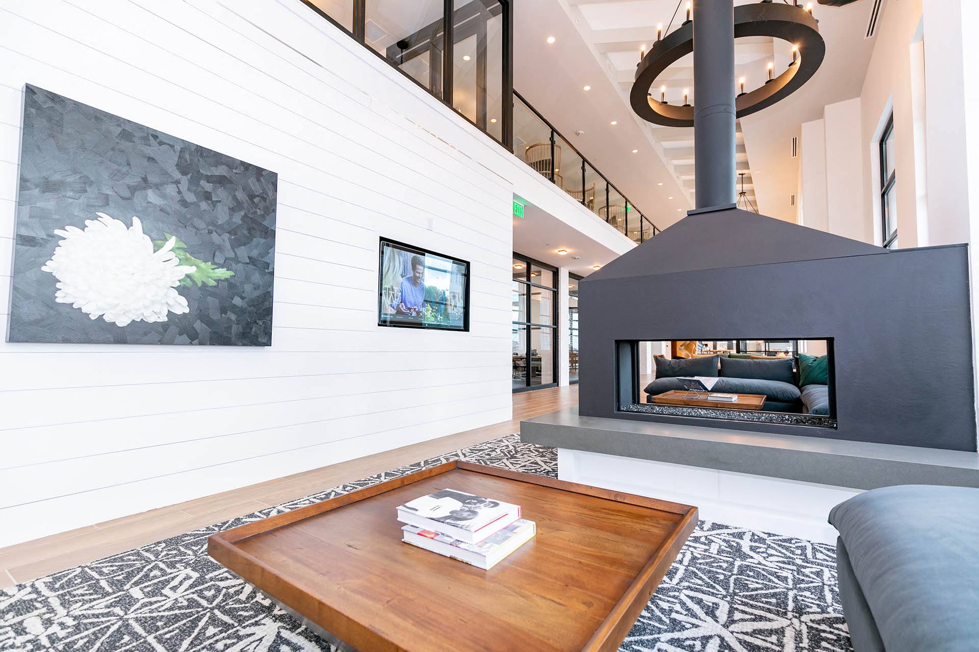Luna Upper Westside