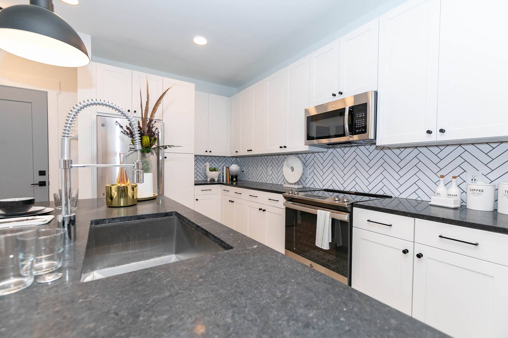 Luna Upper Westside