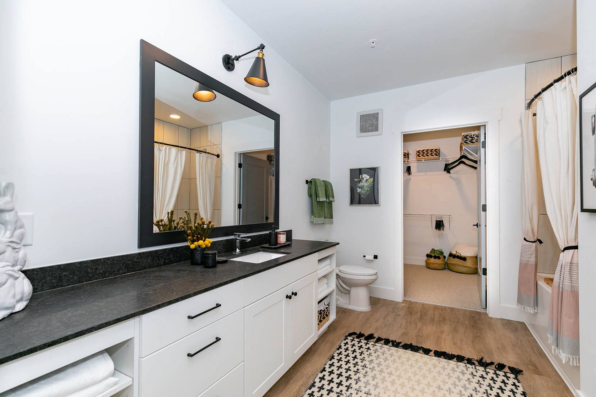 Luna Upper Westside