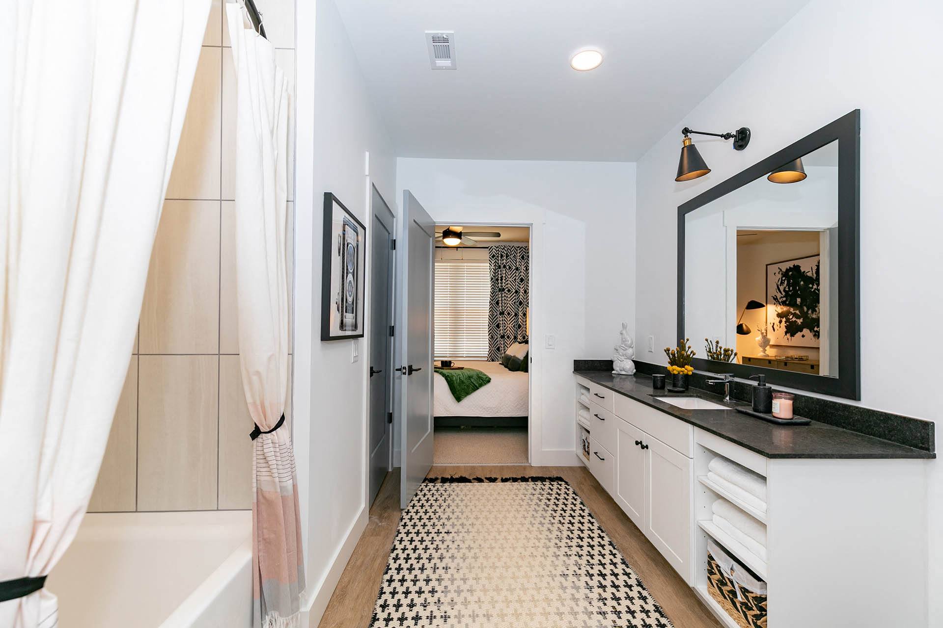 Luna Upper Westside