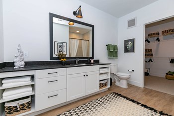 LUNA UPPERWESTSIDE BATHROOM