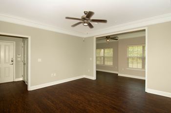sun room with crown molding