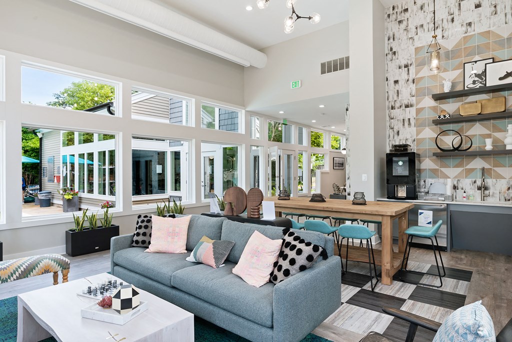 reserve-at-regency-park-clubhouse