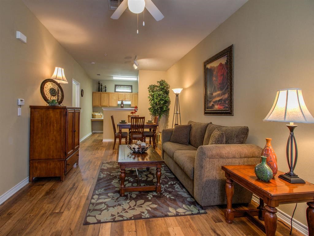 Cedar-Point-living-room