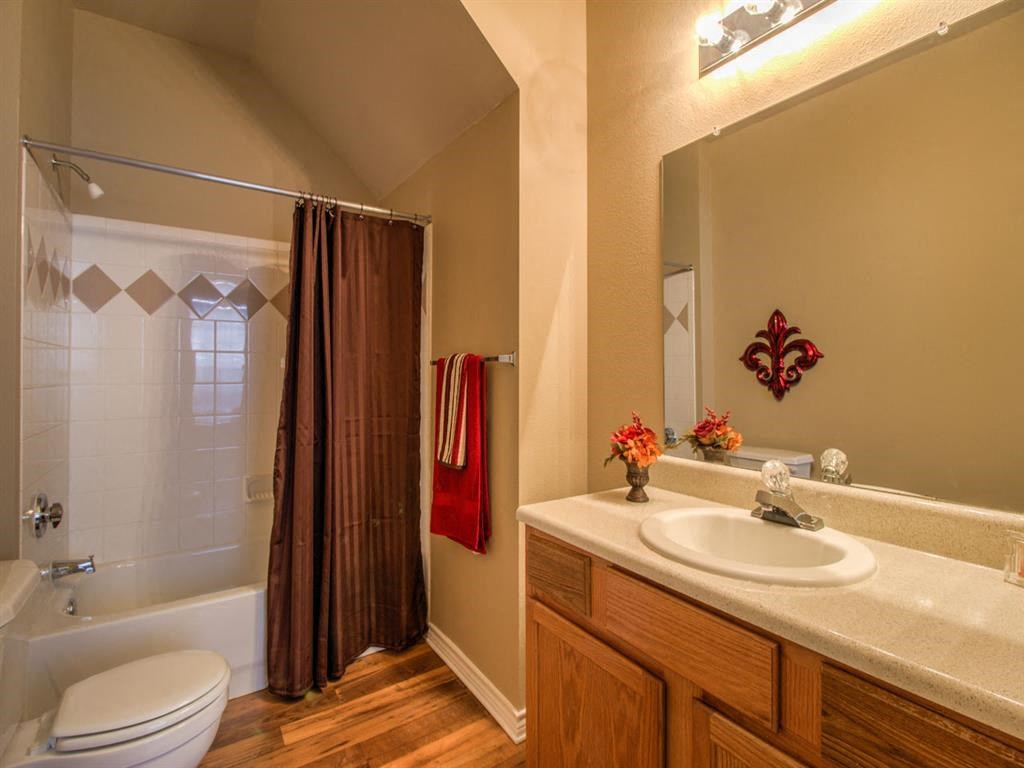 Cedar-Point-bathroom