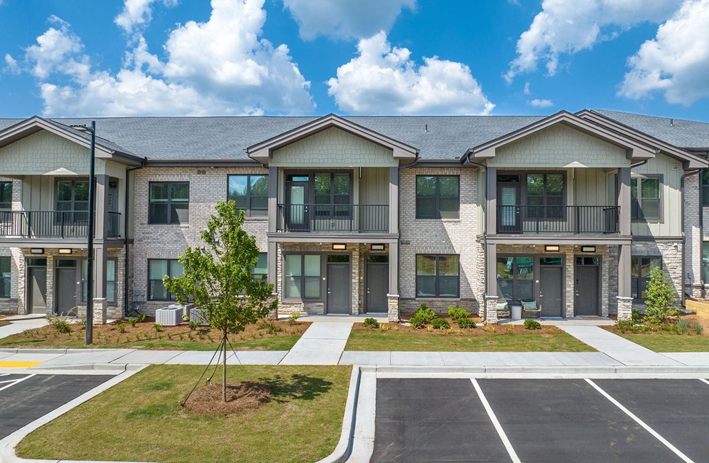 our apartments at the reserves feature a spacious courtyard and balconies