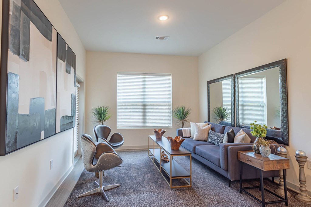 additional photo for property listing at chic digs with room to stretch out in the village 22 car