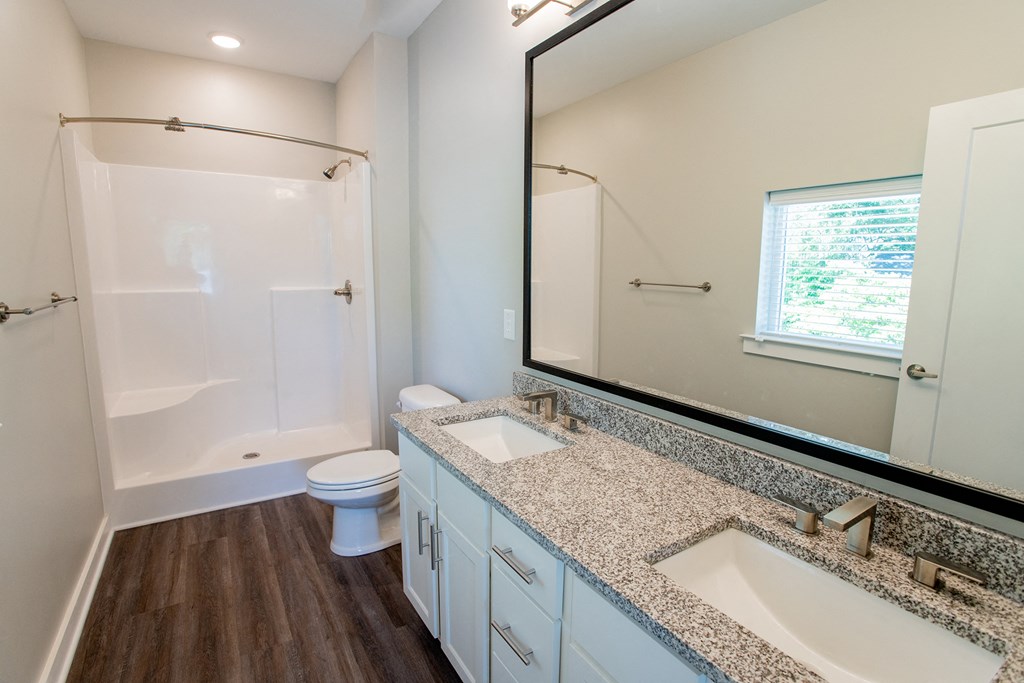 One Hundred Prince  Bathroom