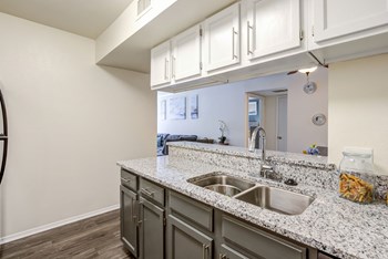 wildwood-apartments-kitchen - Photo Gallery 4