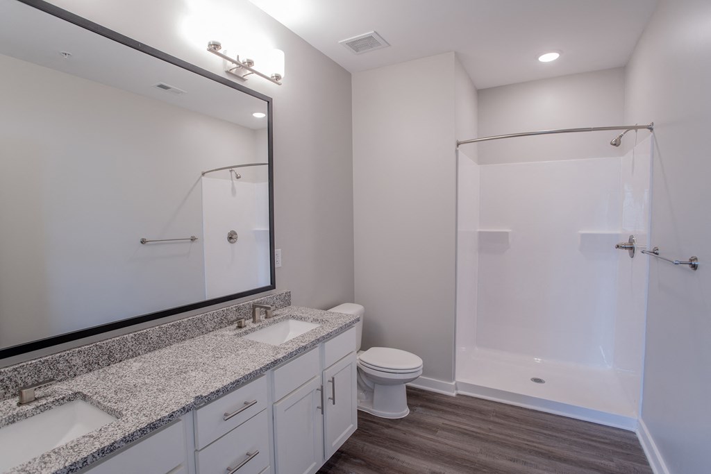 One Hundred Prince  Stand up shower